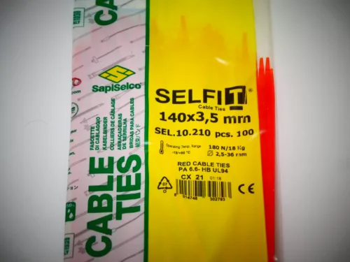 Red cable tie 140x3.5 mm SapiSelco - premium quality (1 pack / 100 pcs) [SEL.10.210R]